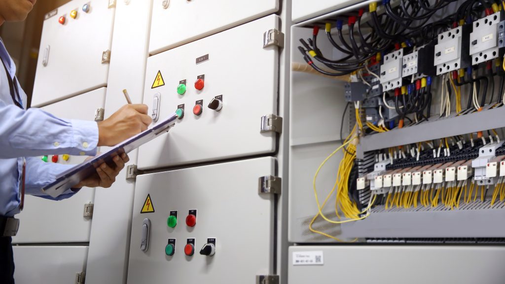 Verifica tecnica su un quadro elettrico di distribuzione